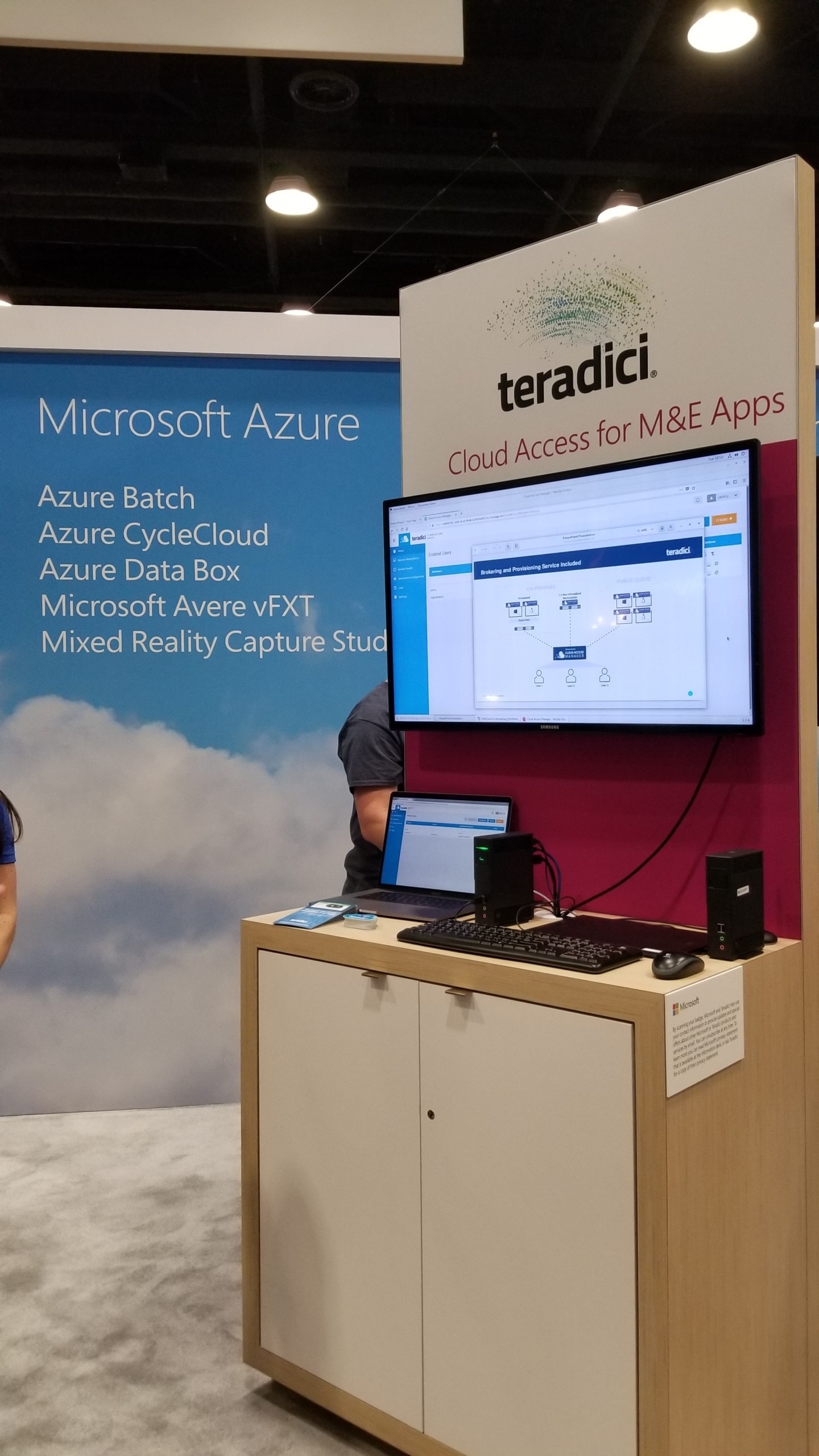 Microsoft booth-1-405043-edited